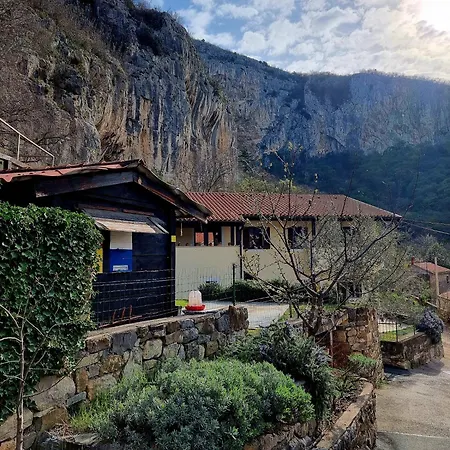 Hisa Rozmarin アパート