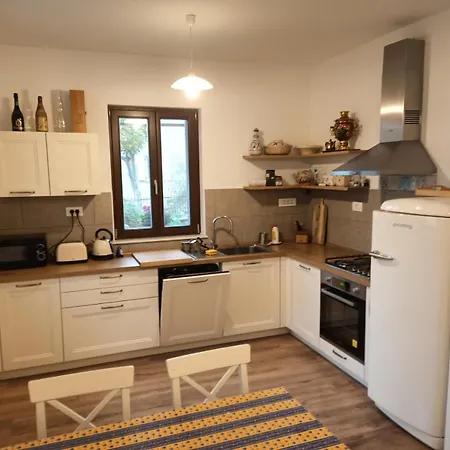 Apartma Hisa Rozmarin