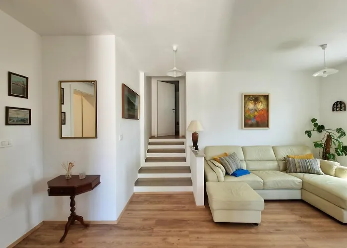 Hisa Rozmarin Apartment Osp